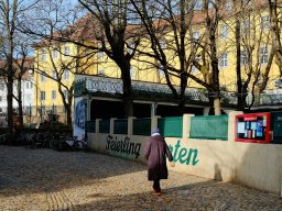 Zu kalt für einen Besuch im Biergarten (Freiburg im Breisgau, Frühling 2026)